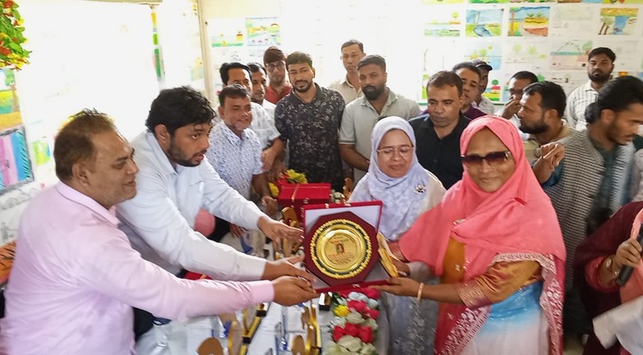 মতলব ১১১নং মডেল সপ্রাবিতে কৃতি শিক্ষার্থী ও গুনিজন সংবর্ধনা