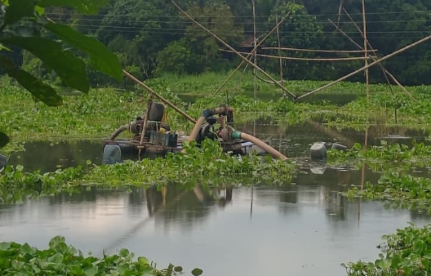 মতলবে দক্ষিণে ভ্রম্যমান আদালতে ড্রেজার মালিককে ৫০ হাজার টাকা অর্থদণ্ড