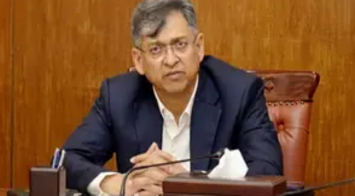 পুলিশের কাজে কেউ বাধা দিলে ব্যবস্থা নেওয়া হবে : স্বরাষ্ট্রমন্ত্রী