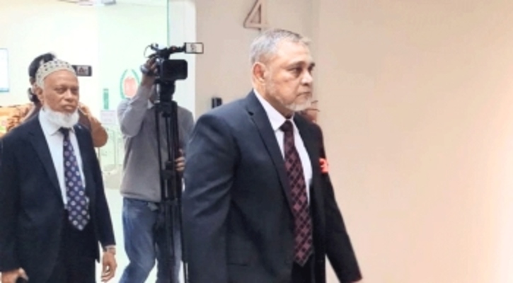 রাষ্ট্রপতির সঙ্গে সাক্ষাৎ করতে বঙ্গভবনে সিইসিসহ কমিশনাররা