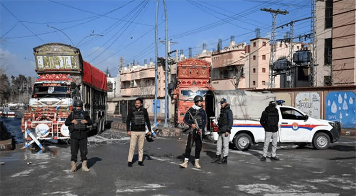 পাকিস্তানে ব্যাপক সংঘর্ষ, ২২ সেনাসহ নিহত ২৫৫