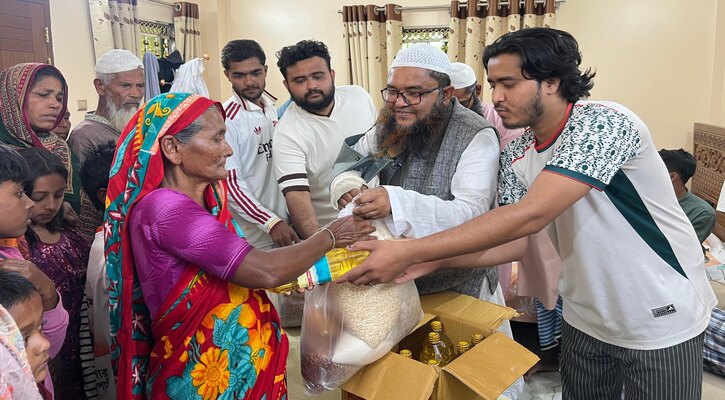 ভেদরগঞ্জে ৪০০ পরিবারের মাঝে ইফতারসামগ্রী বিতরণ