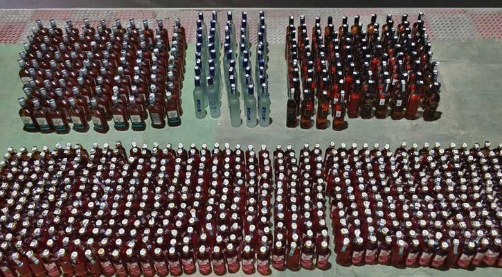 সিলেটে ৮০৮ বোতল বিদেশি মদ জব্দ, গ্রেফতার ৩